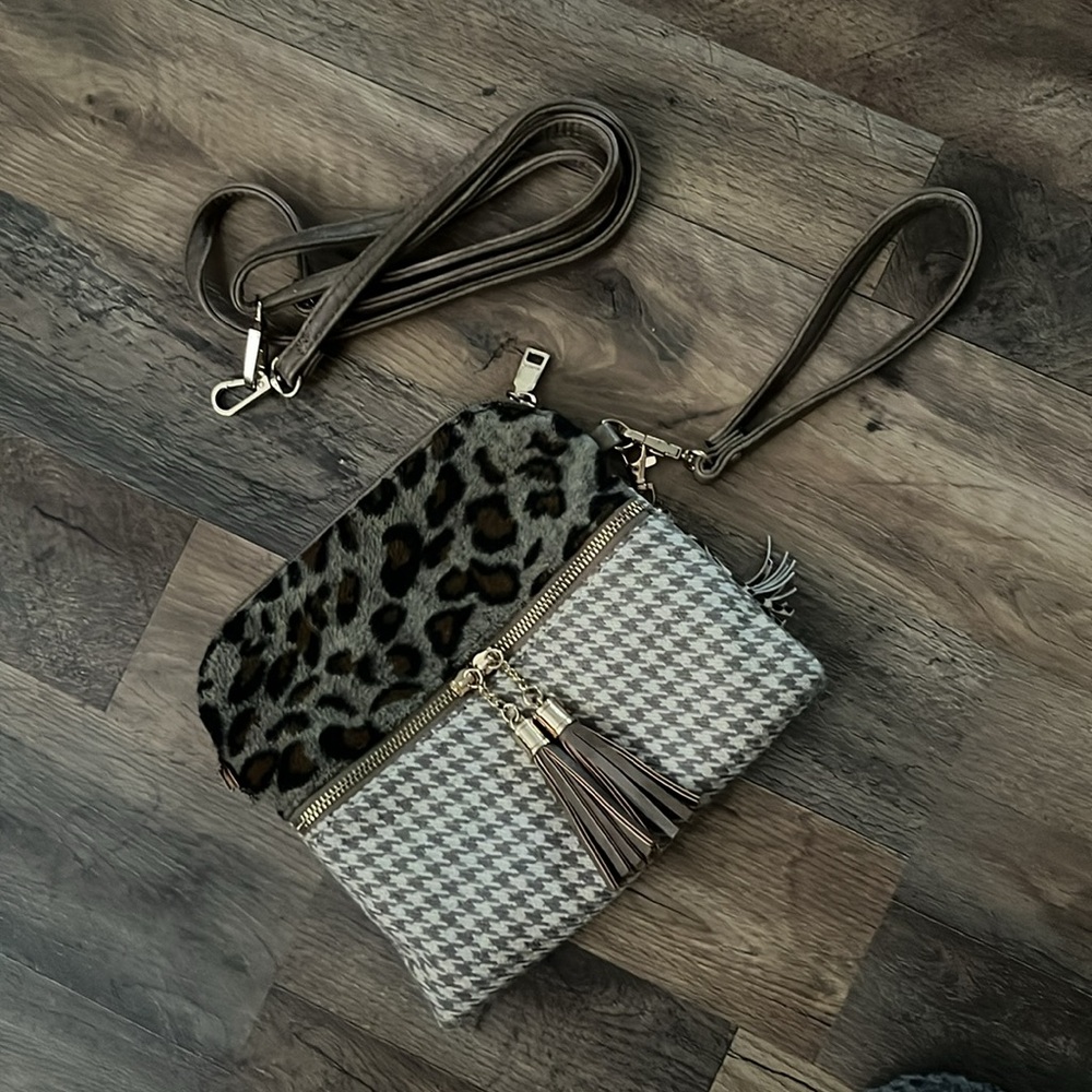 Jen & Co cheetah print wristlet and/or cross-body (can wear as both).